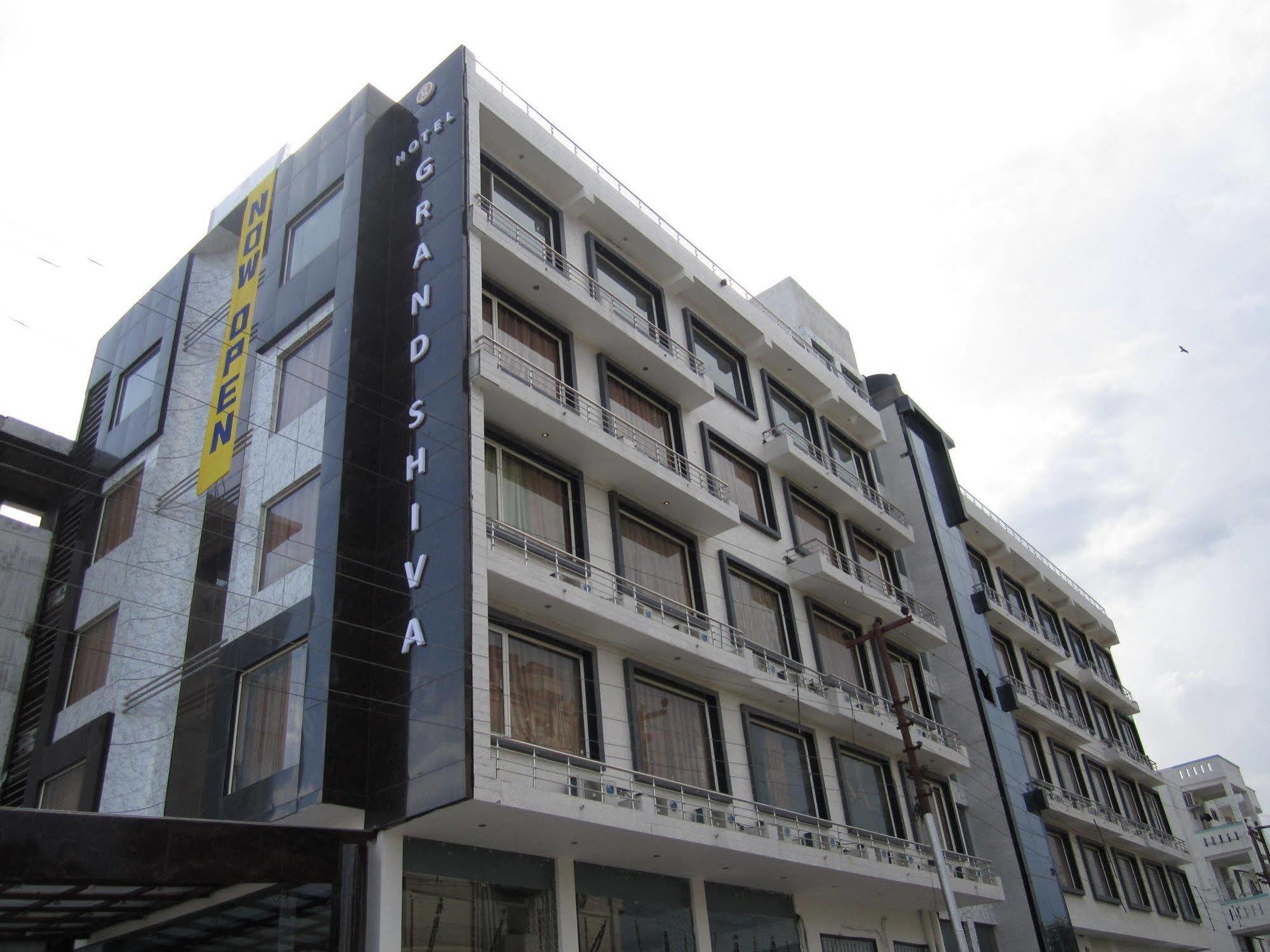 Oaktel Hotel Grand Shiva Near Ganga Ghat Haridwār Zewnętrze zdjęcie